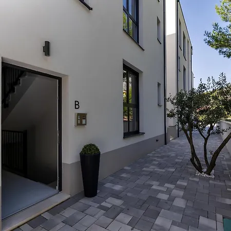 Balmis House B * Μακάρσκα