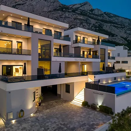 Balmis House B * Макарська