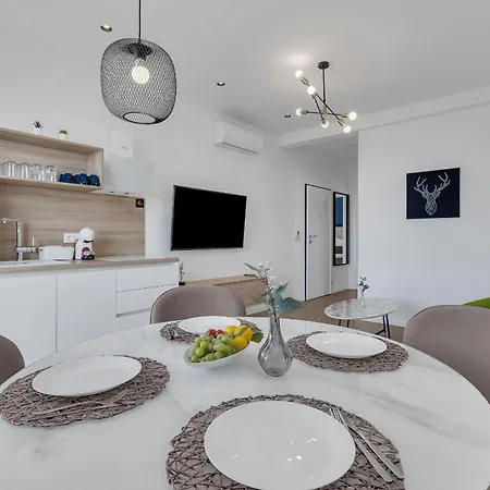 Balmis House B Апартаменты *