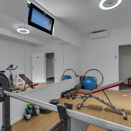 Balmis House B * Макарська