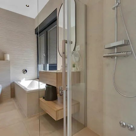 Balmis House B * Μακάρσκα