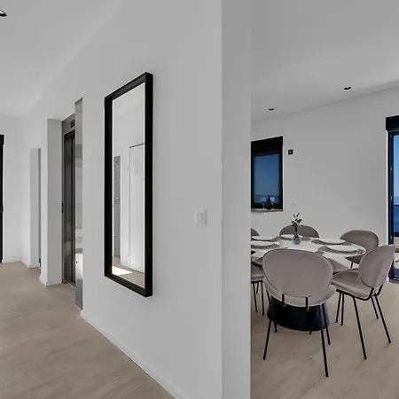 Апартаменти Balmis House B Макарська