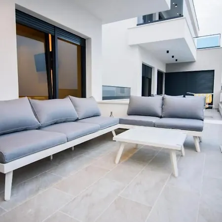 Balmis House B Apartment Makarska